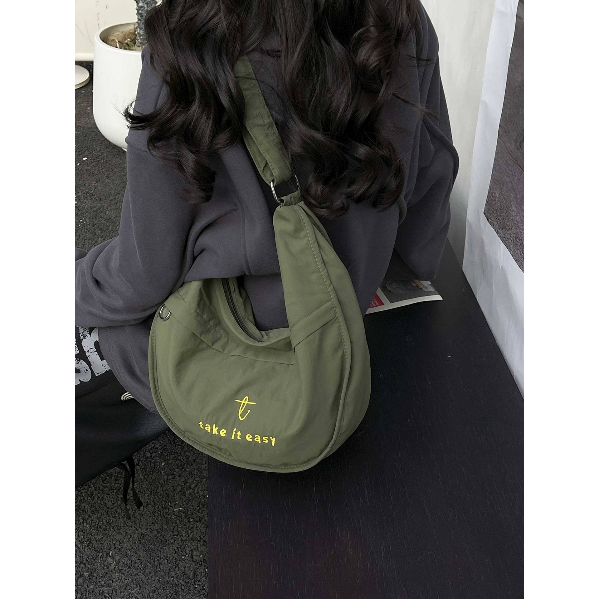 官方品牌日系简约大容量斜挎包女2025冬季新款学生小挎包单肩布包,箱包皮具/热销女包/男包,时尚帆布包,淘宝优惠券,粉丝福利购,淘宝优惠卷