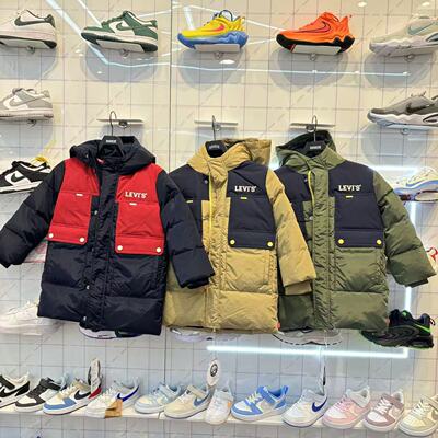 李维斯25年冬季中长款连帽羽绒服
