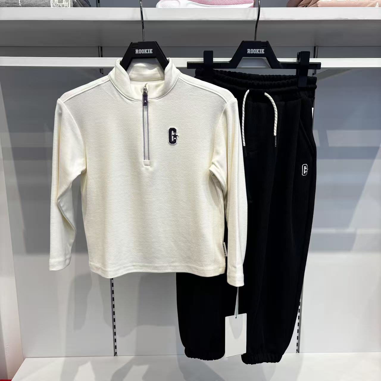 匡威26秋弹力磨毛半拉链打底衫