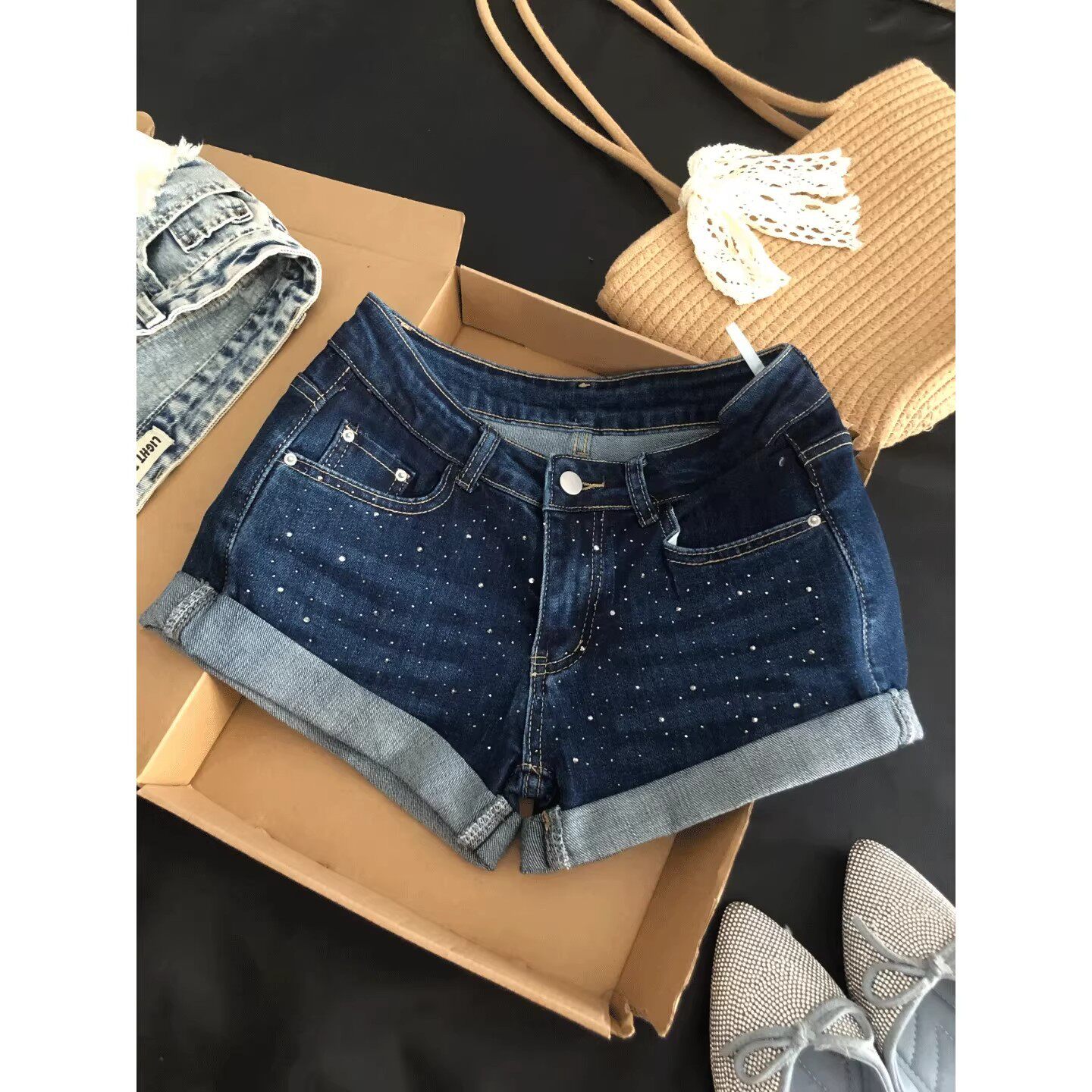 Last danse深蓝色烫钻牛仔短裤女夏2026卷边弹力低腰a字包臀热裤