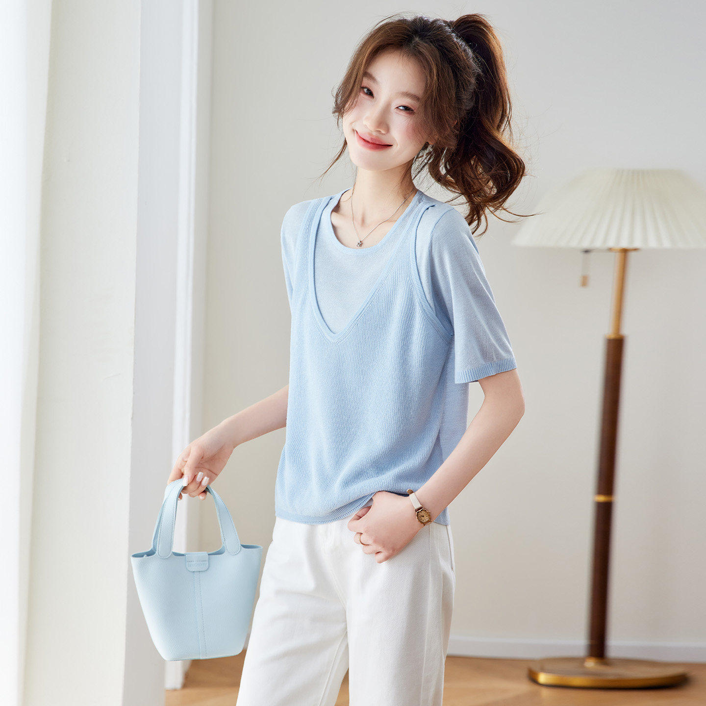 V领冰丝假两件短袖T恤女2026春夏新款薄款正肩宽松独特小个子上衣