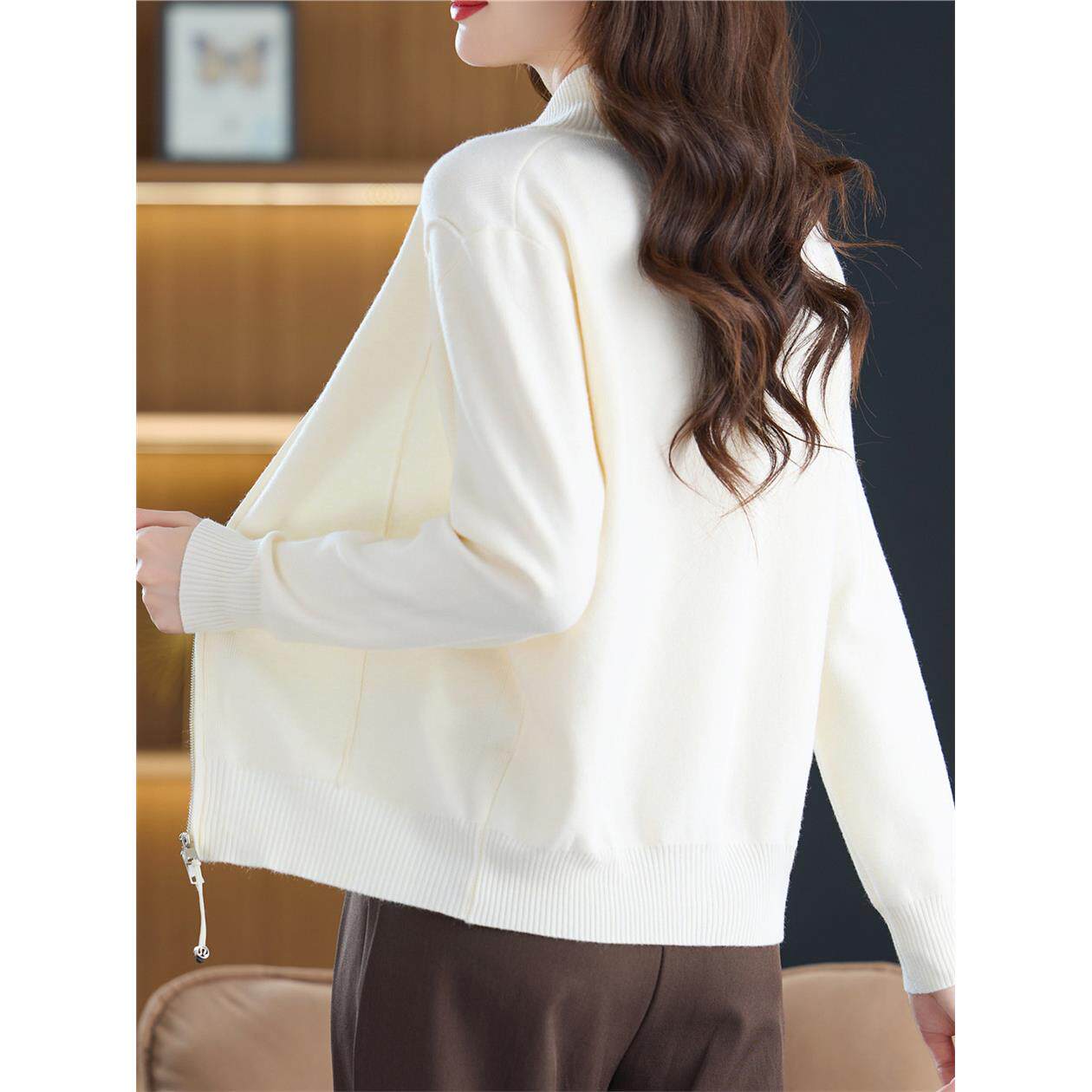 白色针织开衫女装短款外套春秋款立领夹克上衣休闲卫衣外搭棒球服