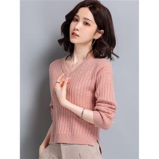 粉色小个子鸡心V领毛衣套头秋冬短针织打底衫女前短后长开叉上衣