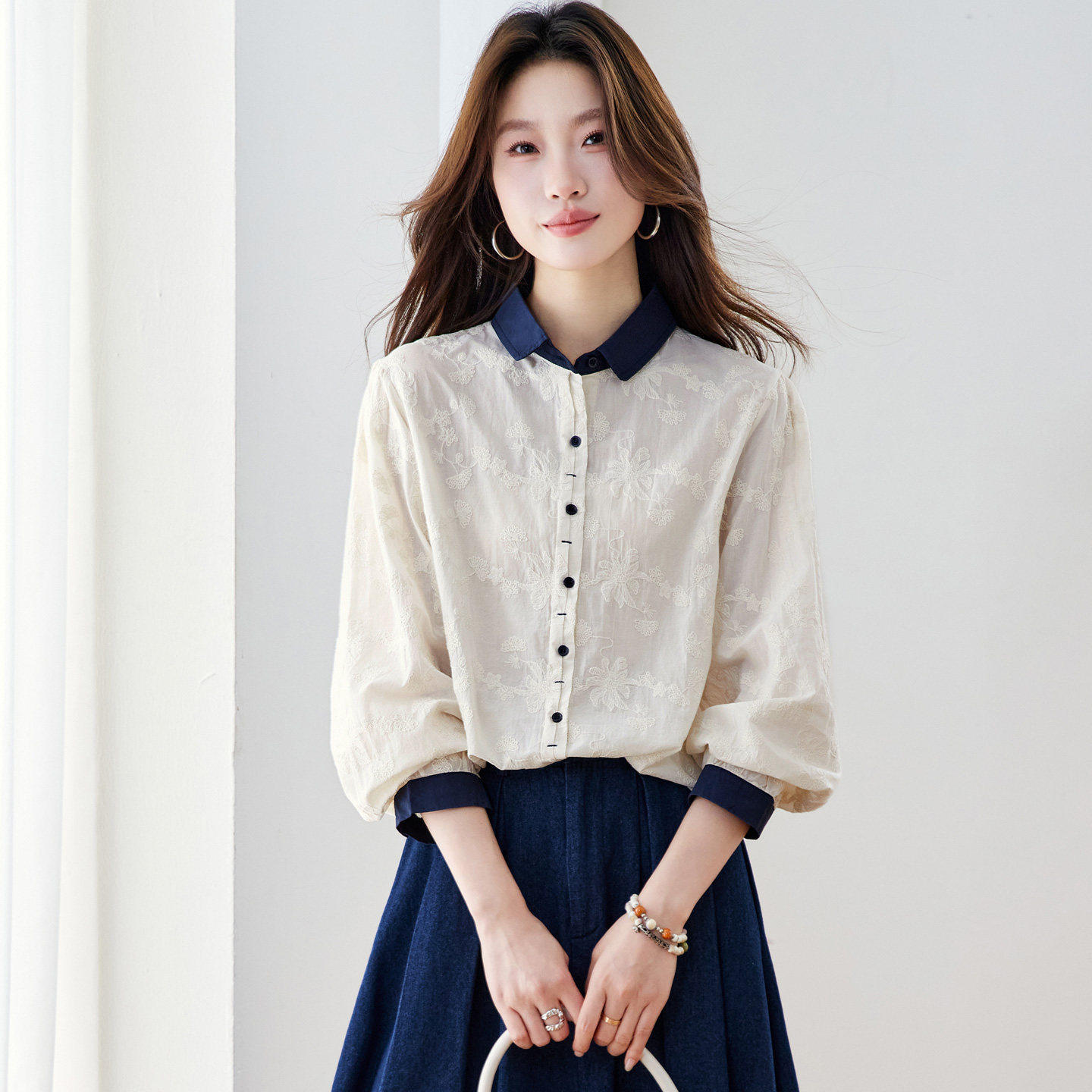 纯棉刺绣长袖衬衫女春装2026新款宽松百搭高级感轻奢衬衣撞色上衣