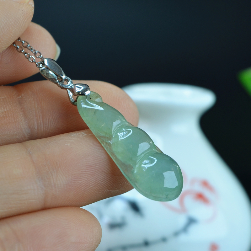 天然翡翠四季豆挂件A货女款项链玉福豆子玉坠玉石连中三元玉佩