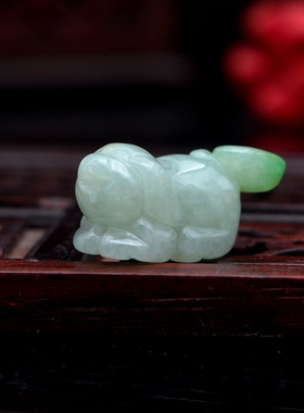 天然a货翡翠猪吊坠如意可爱小玉猪挂坠迷你立体玉生肖猪挂件10413