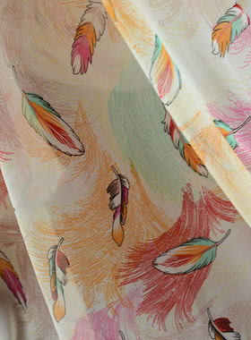 75D印花雪纺布料白色底彩色羽毛图案花型沙滩裙服装连衣裙面料