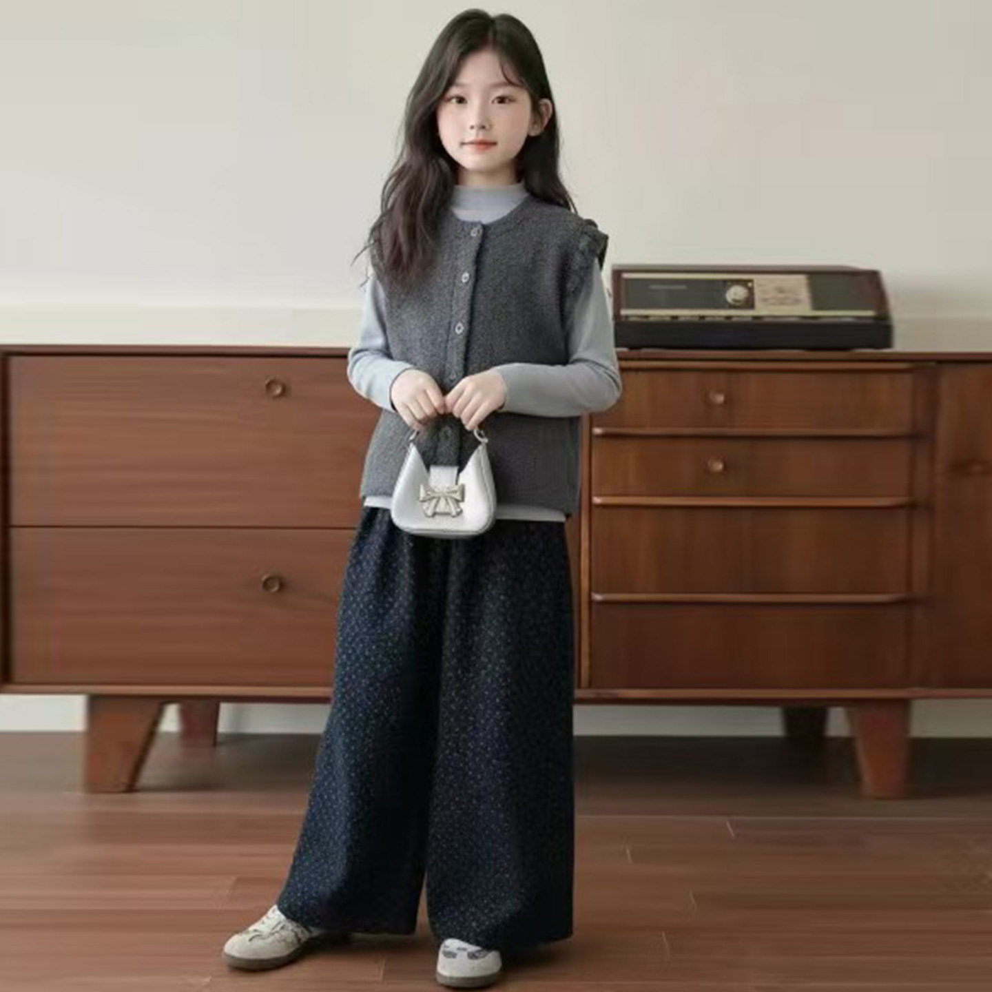 2026秋季女童叠穿三件套毛马甲打底衫长裤套装百搭学生休闲服