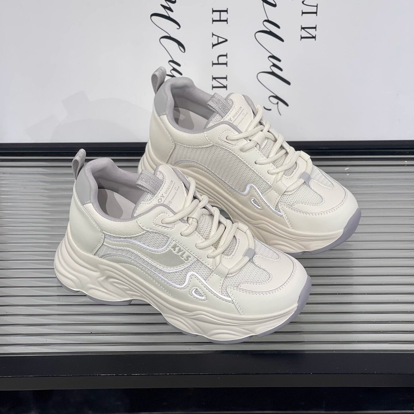 2025年爆款厚底老爹鞋女百搭休闲运动鞋小个子增高轻便软底单鞋女