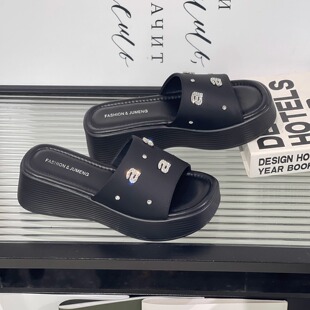 2025年新款厚底增高凉拖鞋女夏季外穿松糕气质配裙子海边沙滩鞋女