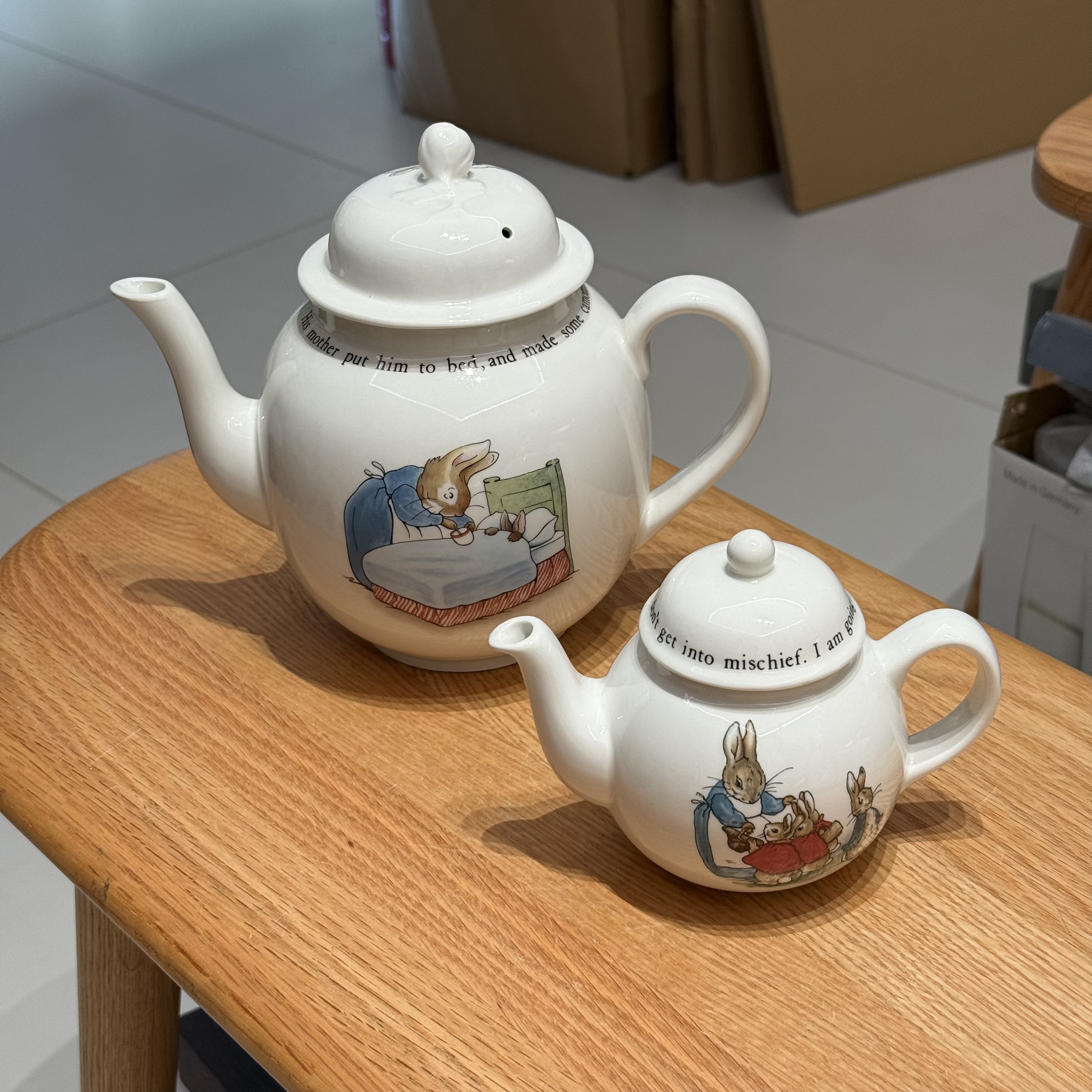 英国Wedgwood韦奇伍德Peter Rabbit彼得兔大小号骨瓷咖啡壶