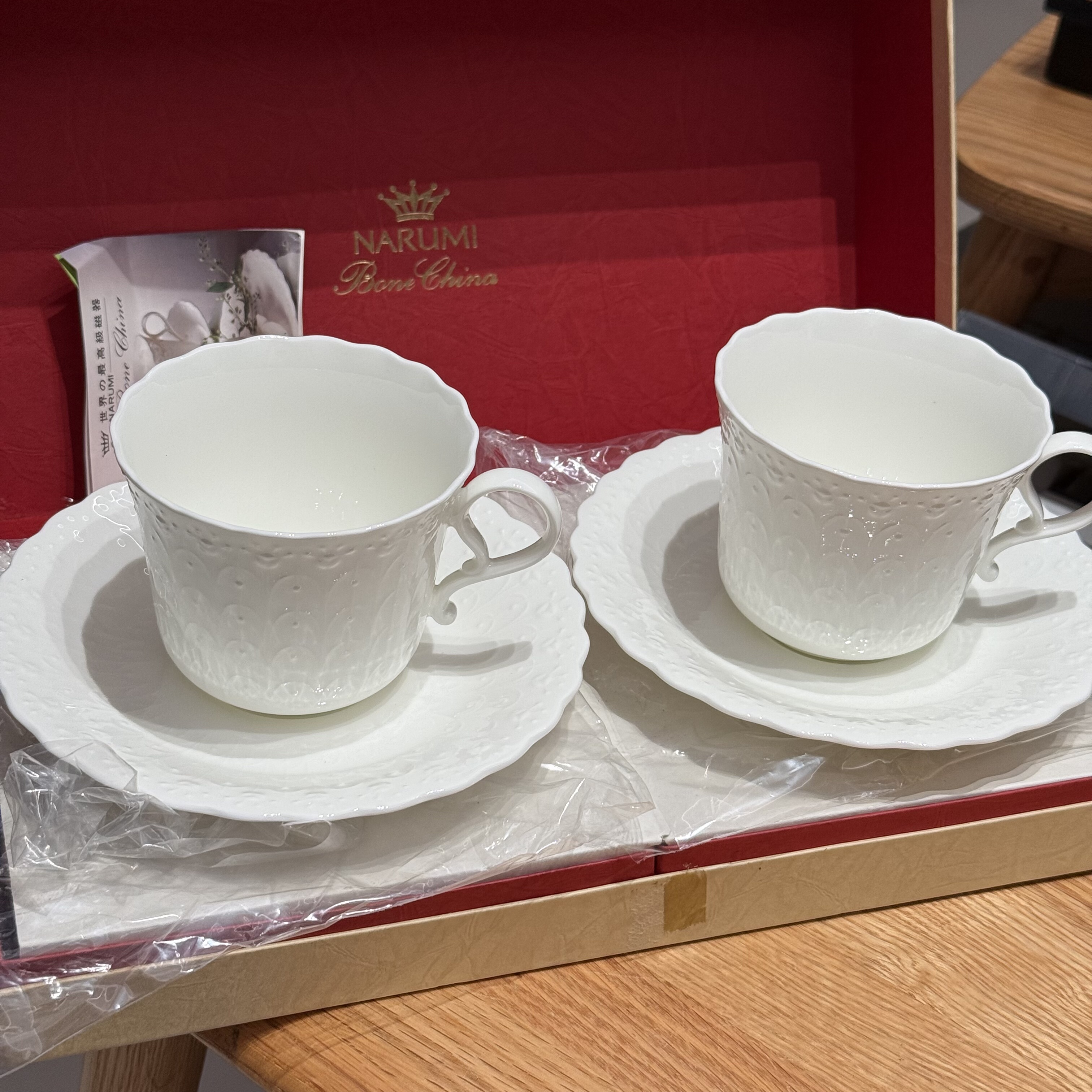 日本NARUMI鸣海经典Silky White茶咖骨瓷杯碟套装300ml 原盒全新