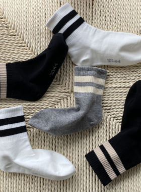 S X【WP7525】黑白杏条杠中筒袜