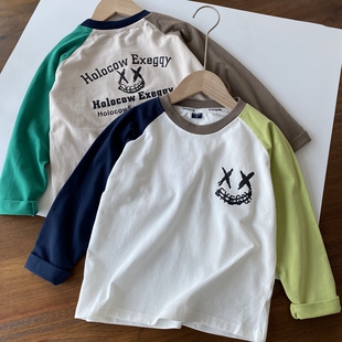 明媚春光里的亮彩色~男童拼色袖圆领长袖T恤