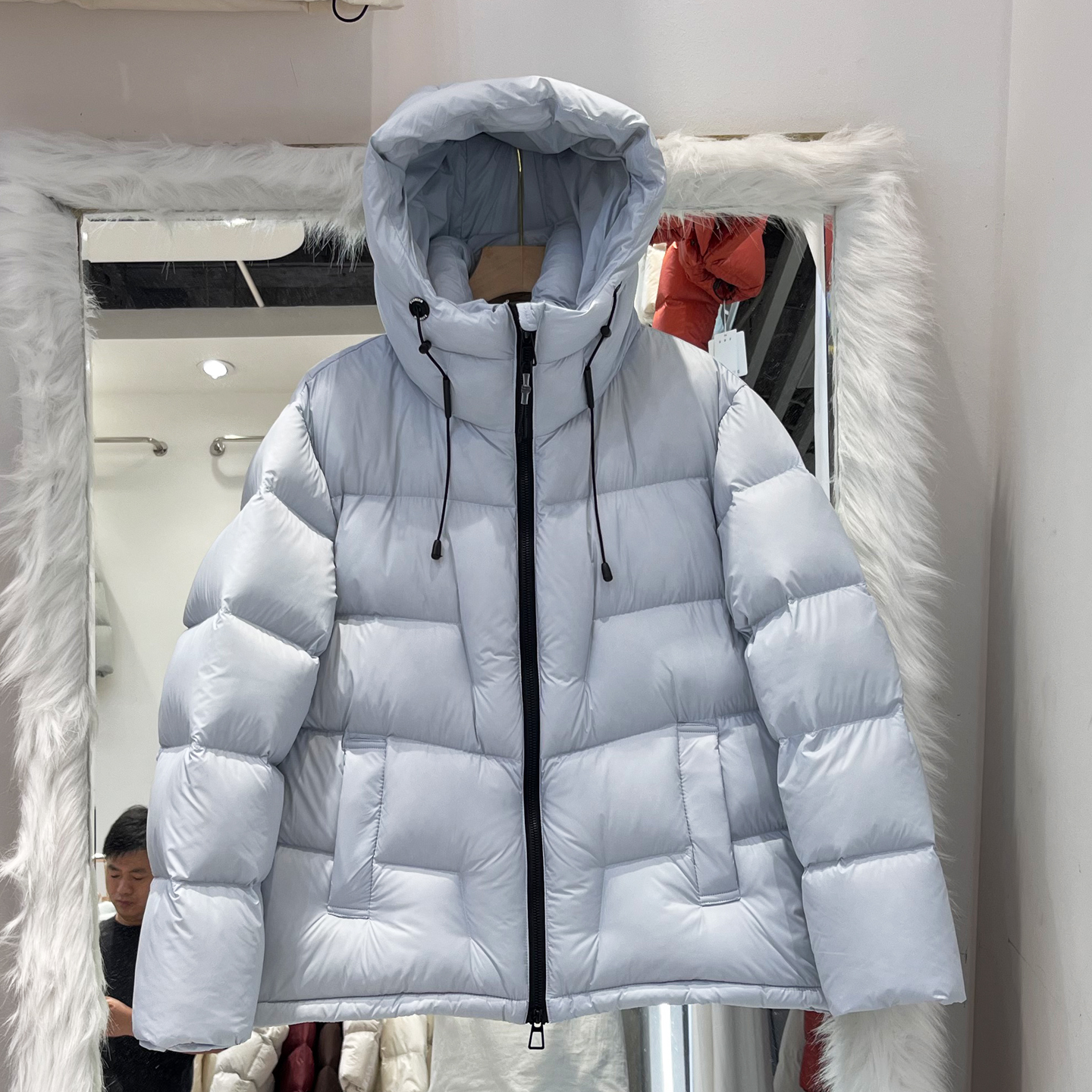 新国标90白鸭绒高级感时尚泡芙连帽羽绒服女士冬季新款保暖面包服