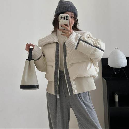 羊羔毛翻领短款羽绒服