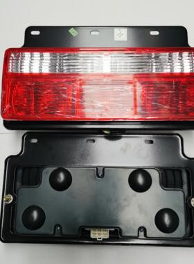 尾灯A2D2D3V2V3X2X3T3车后倒车2000转向灯1800适配新款奥驰