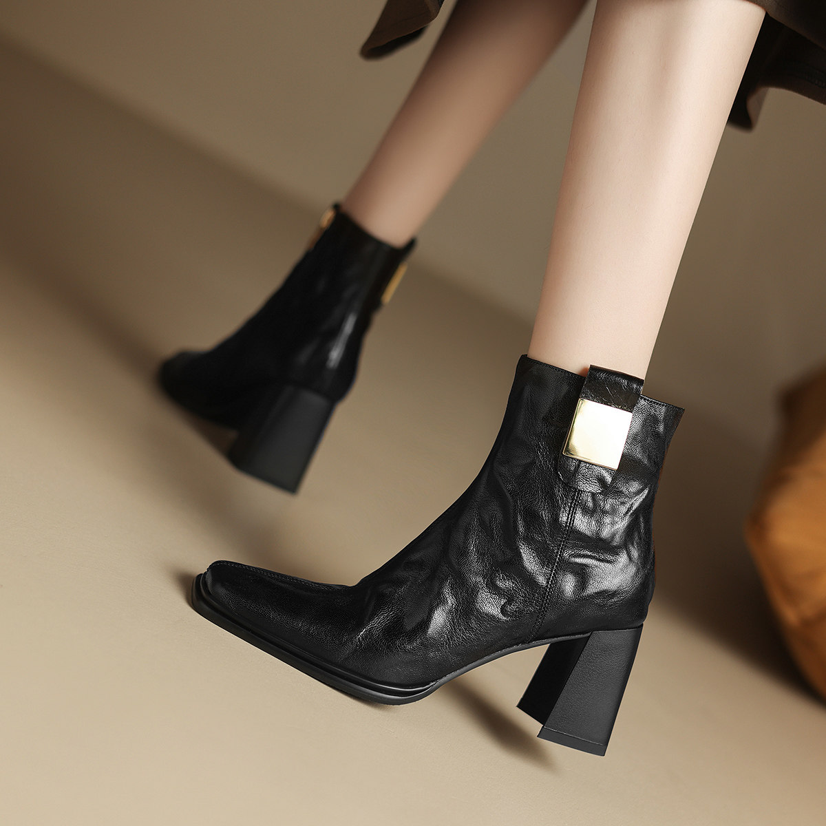 星期六方头短筒高跟女鞋