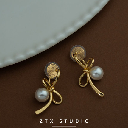 ZTX 设计感蝴蝶结耳夹无耳洞女精致高级感气质珍珠耳饰蚊香盘耳环
