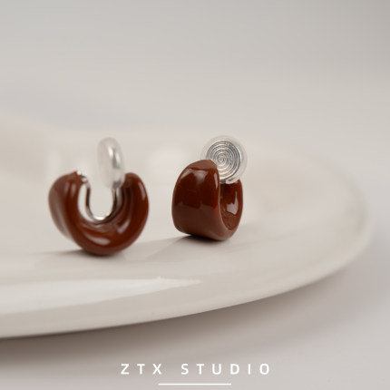 ZTX 慕斯咖新款耳夹无耳洞女高级感气质简约无洞耳饰蚊香盘耳环夹