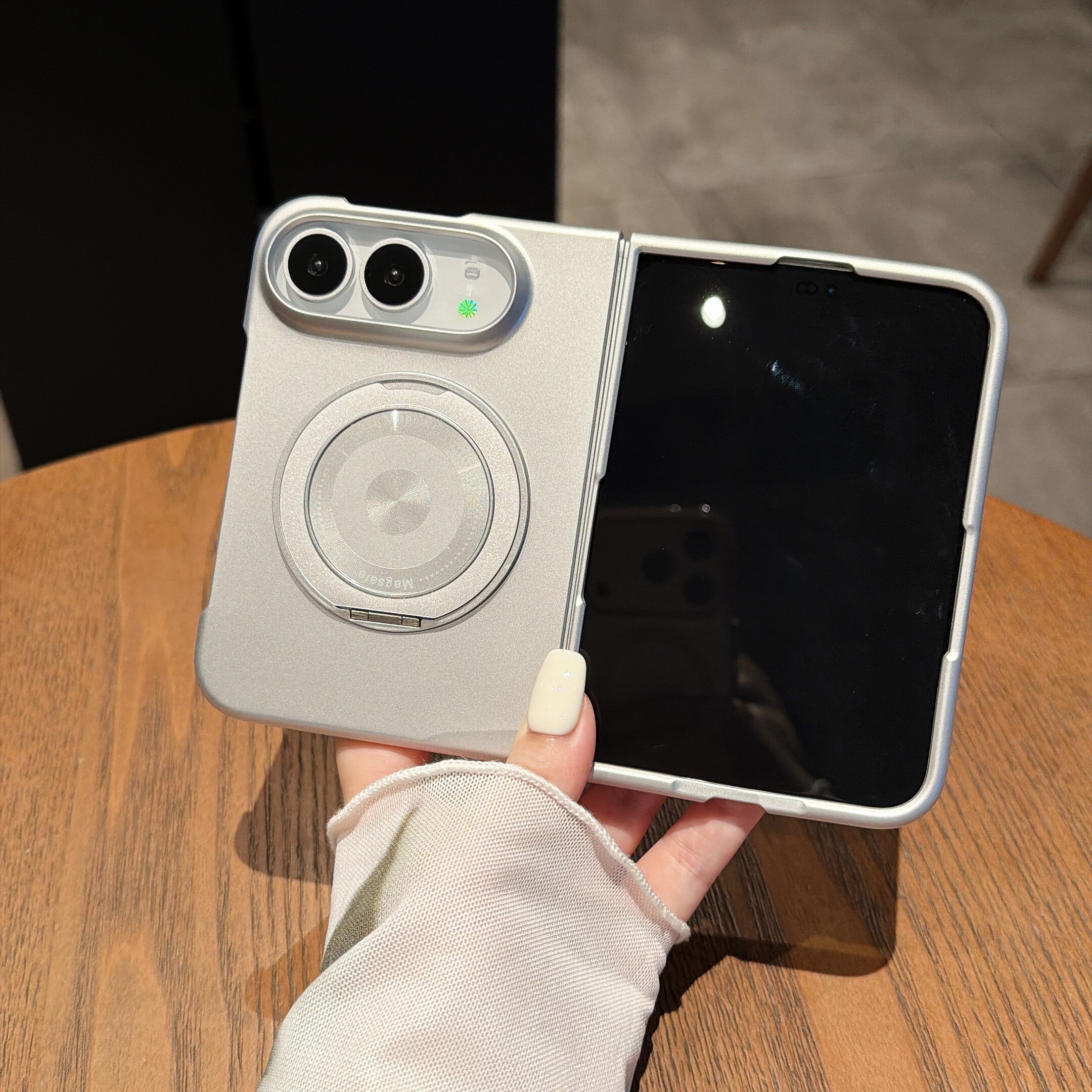 适用苹果18ultra手机壳新款iphoneultra折叠屏磁吸旋转支架保护套无线充磨砂超薄金属漆全包防摔电镀高级外壳