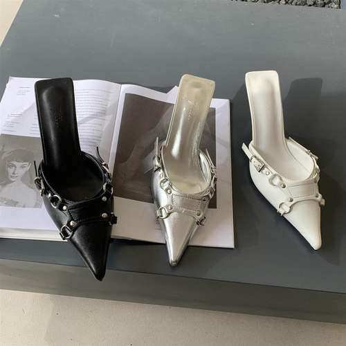 夏季新款尖头铆钉漆皮银色皮带扣半拖鞋女夏外穿朋克风细跟高跟鞋