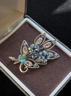 中古vintage复古宫廷风胸针女高级感轻奢小众设计感胸花别针配饰
