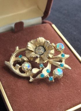 中古vintage复古宫廷风胸针女高级感轻奢小众设计感胸花别针配饰