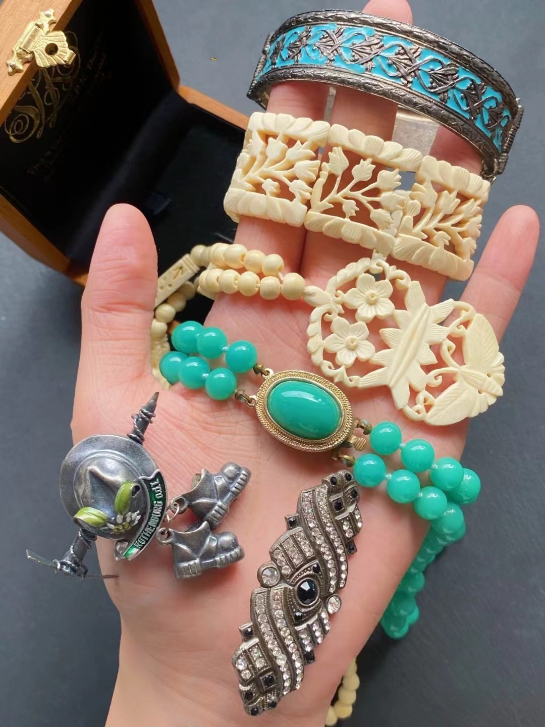 欧美回流Vintage中古孤品骨雕项链手链琉璃仿玉石老件莱茵石胸针