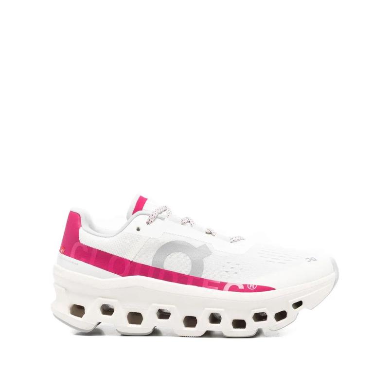 ON昂跑跑步鞋女士轻便舒适缓震耐磨白色粉色点缀透气网面