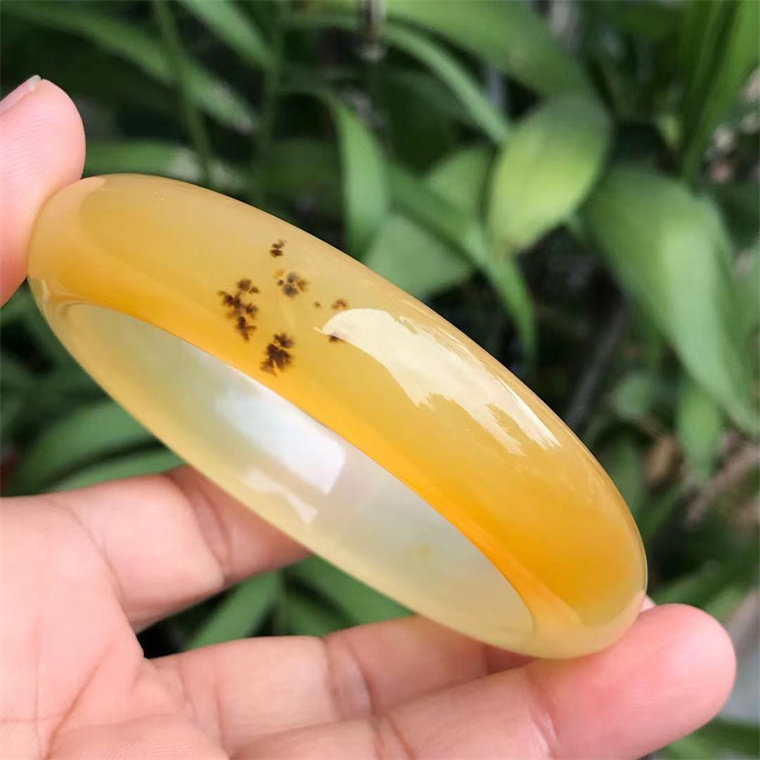 瑞皇翠 正宗云南黄龙玉精品手镯56圈口玉镯子水草花俏色女配证书