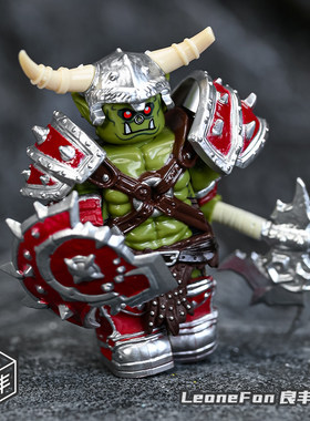 魔兽战锤红皮绿皮兽人积木人仔