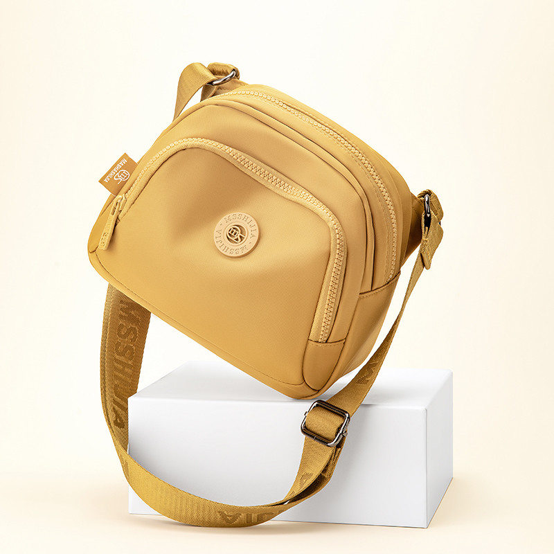 2025新款包包女斜挎包轻便旅游背包简约百搭大气妈妈包通勤贝壳包