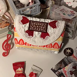 韩系ins古早风草莓蛋糕造型化妆包蕾丝边便携收纳包化妆包零钱包