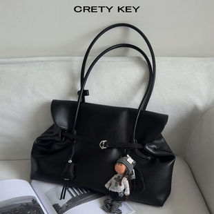 新款平纹牛皮翻盖大容量托特包女通勤公文包真皮腋下包手提单肩包