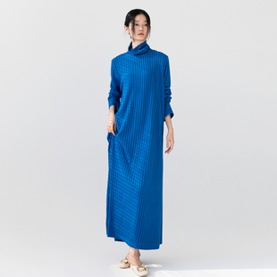 高级克莱因蓝宽松修身 女 显瘦针织袍子连衣裙秋冬原创设计简约长款