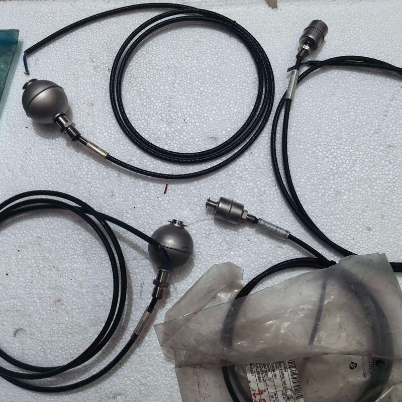 议价-发那科机器人延长线，原装拆机件，成色还可以，功能正常。