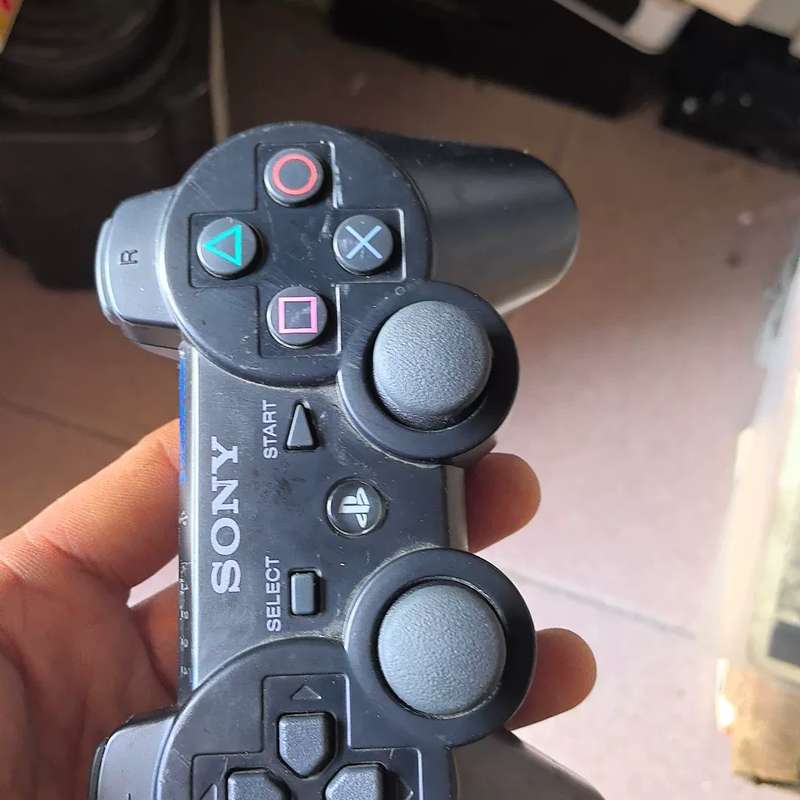 议价-PS3原装无线手柄：成色有使用痕迹：按键摇杆正常：品相自己