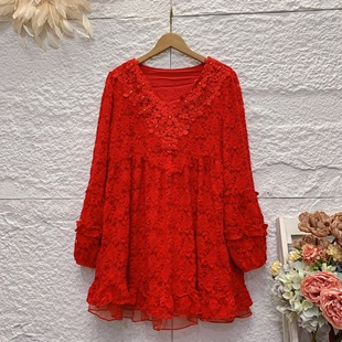 新款 百搭A字裙2026春季 V领镂空显瘦气质时尚 红色蕾丝连衣裙女长袖