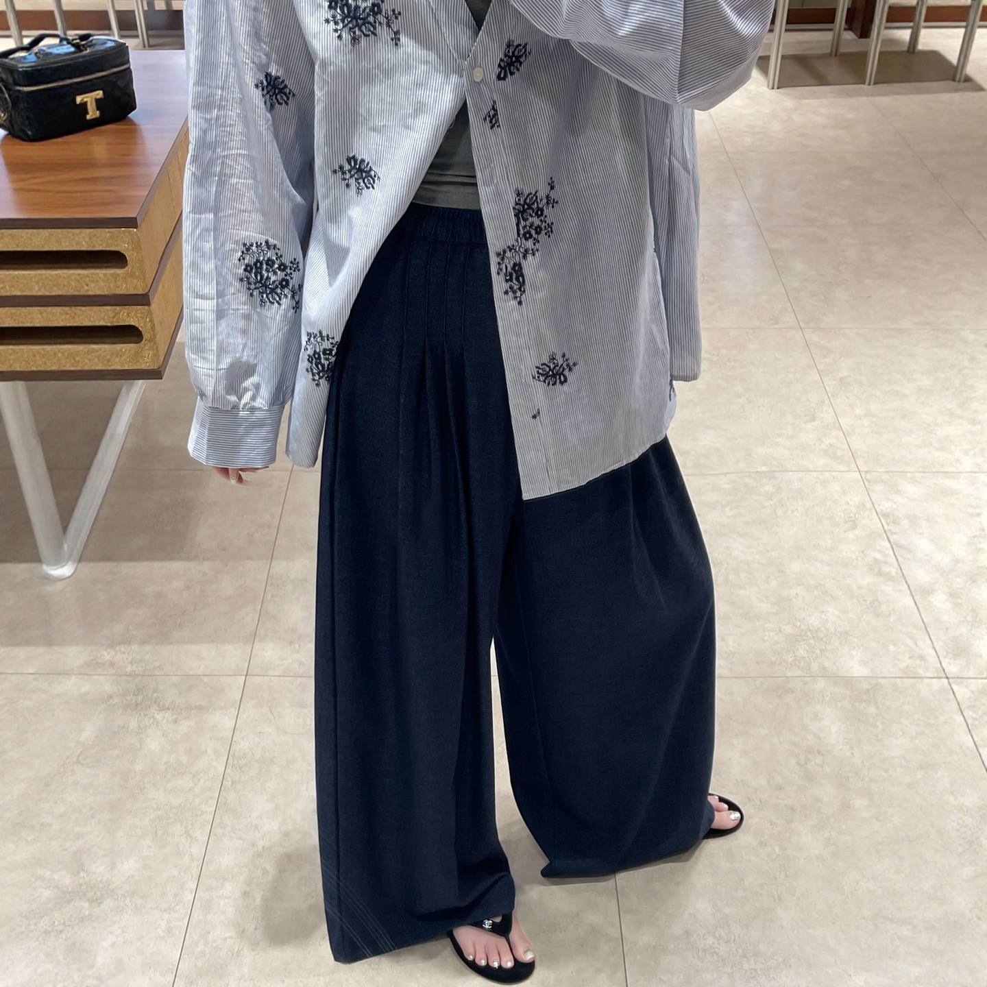 藏青色阔腿牛仔裤女2025年秋新款