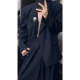 藏青色