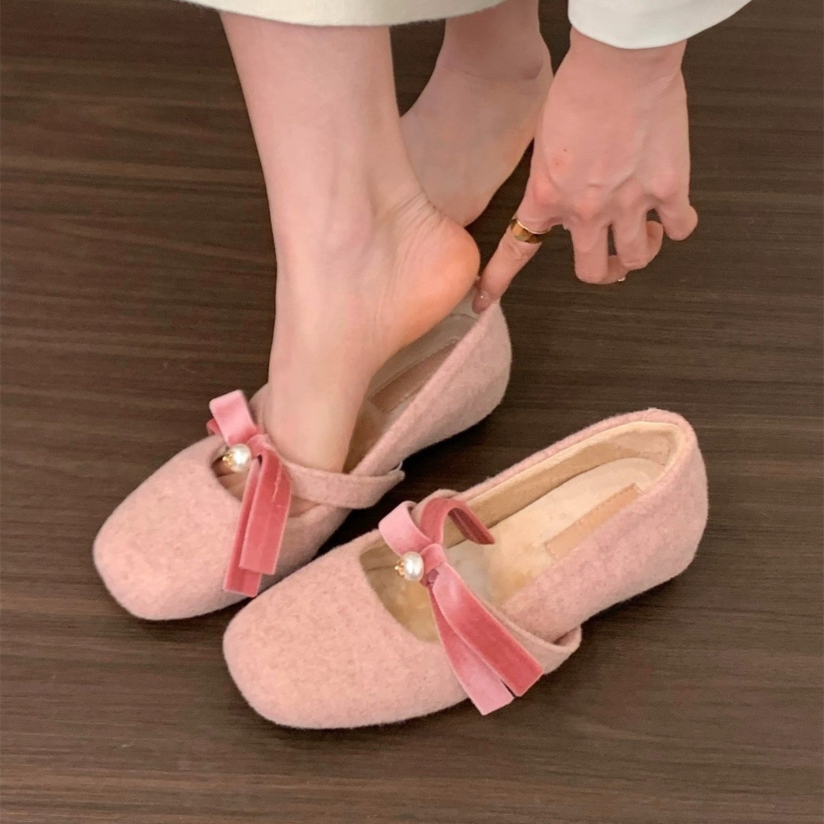 内增高粉色玛丽珍毛毛鞋女鞋子2025秋冬季保暖棉鞋蝴蝶结珍珠单鞋