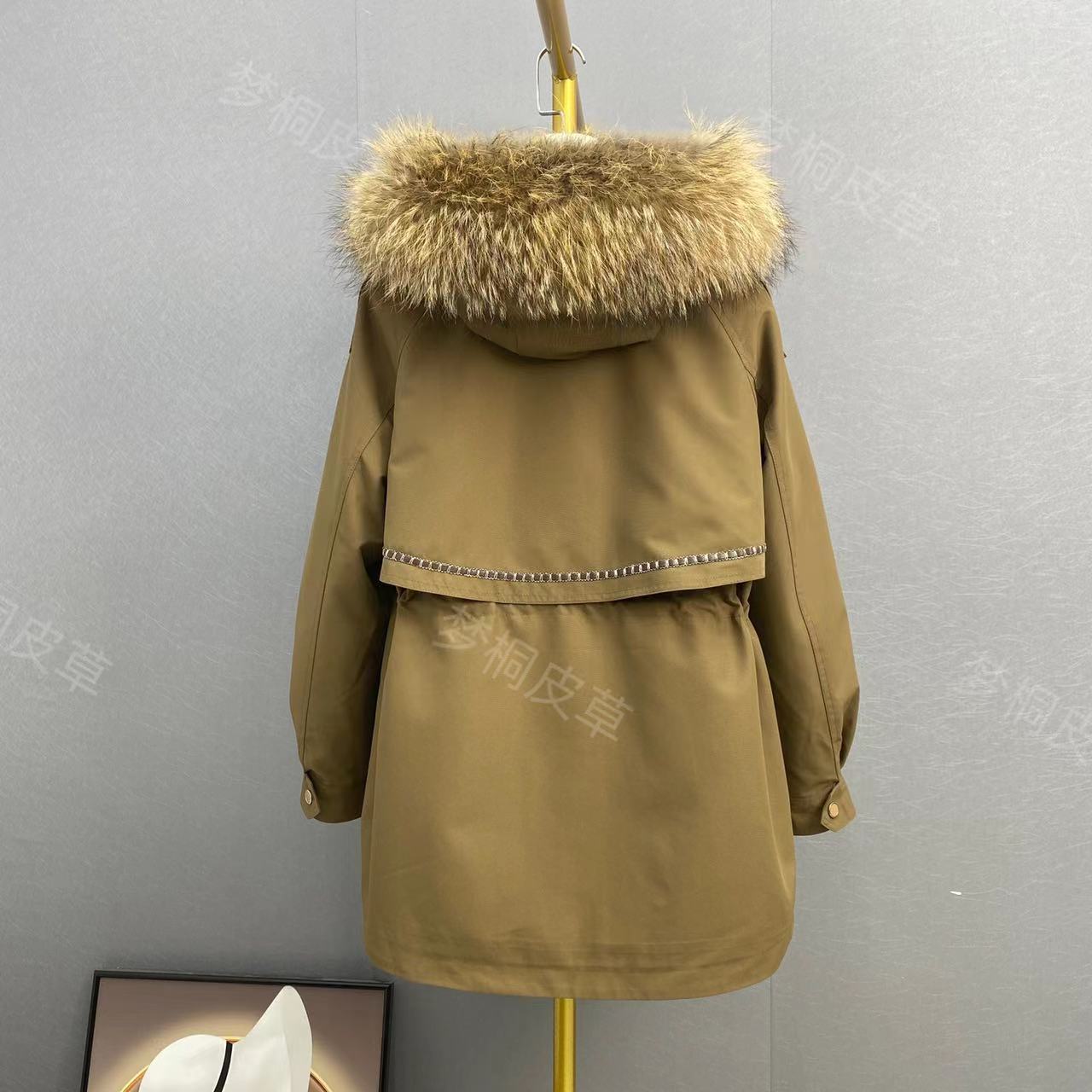 雾灰河畔小个子女冬季派克服短款