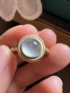 【赏】木易日辰 天然翡翠A货梦幻冰蓝底雪花棉正圆蛋面18k戒指