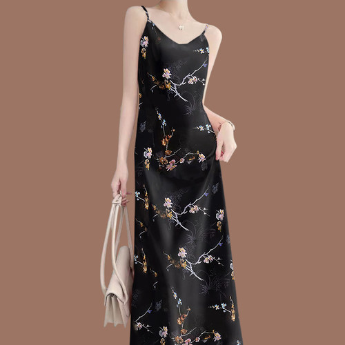 外穿印花百搭显瘦夏季高档女吊带2025内搭V领无袖宽松连衣裙遮肚