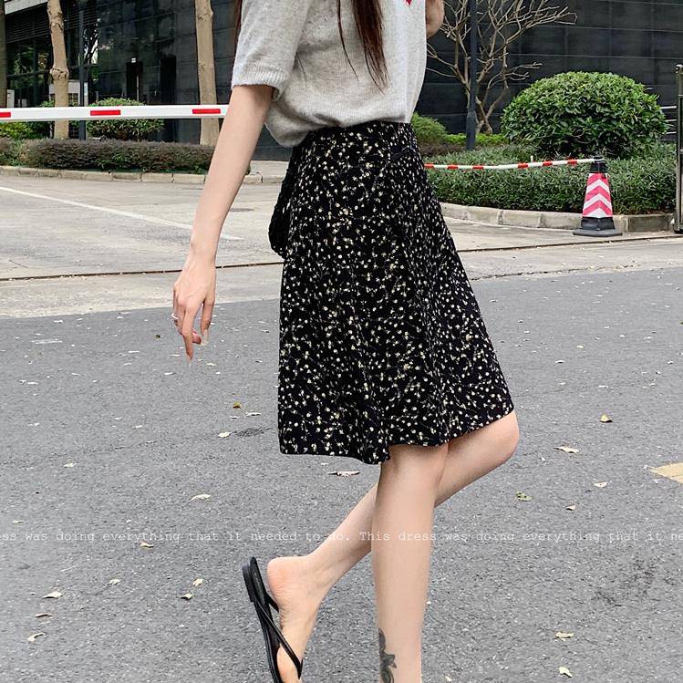 碎花半身裙女春夏梨形身材高腰显瘦百搭a字裙短裙小个子百搭半裙