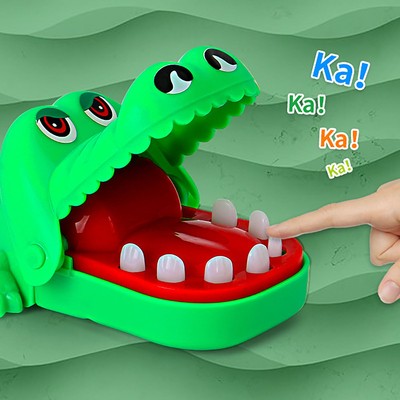 Funny Crocodile Mouth Bite Finger Jokes Toys Novelty Practic
