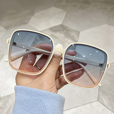 Fashion Designer Square Sunglasses Woman Retro Vintage Gradi