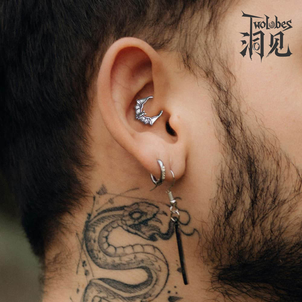 Twolobes洞见蝙蝠穿刺耳环