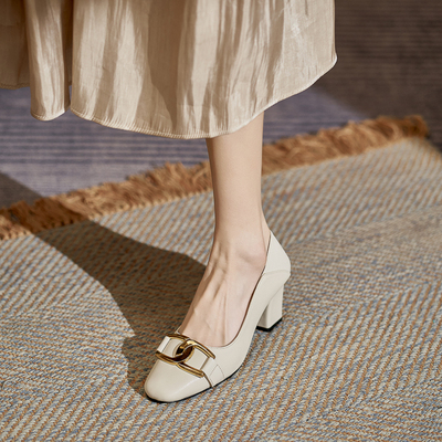 艺漫迪单鞋百搭方扣加肥女鞋加肥